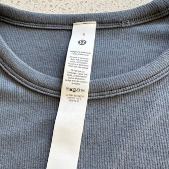 Lululemon Hold Tight Long Sleeve in Oil Gray, Size 6 - Picture 11 of 14